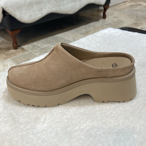 UGG Women's New Heights Clog - Picture 4 of 6